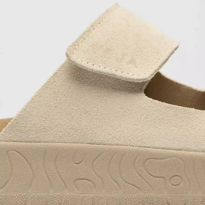 Etna Suede Pierre Almond Etna Suede Pierre Almond