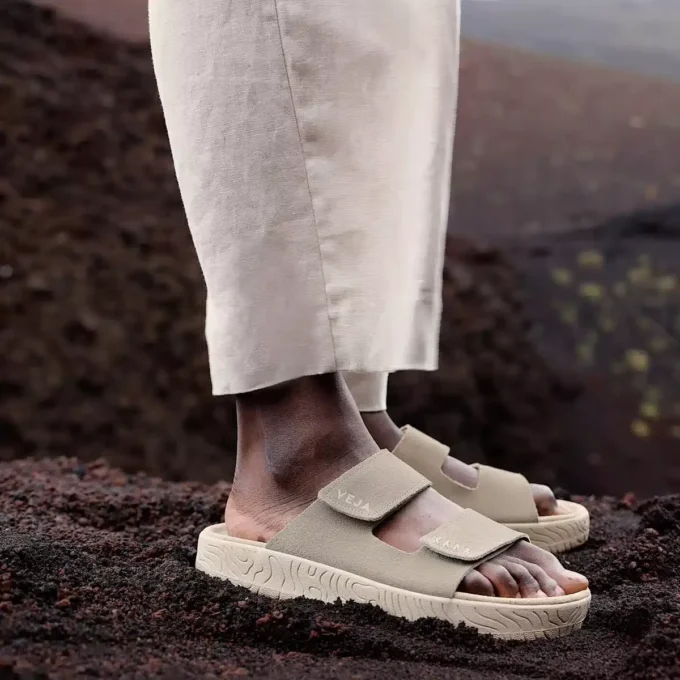 Etna Suede Taupe Almond Etna Suede Taupe Almond