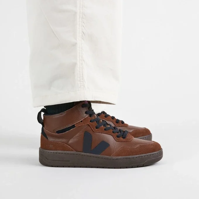 V-95 Pelle Walnut Black V-95 Pelle Walnut Black